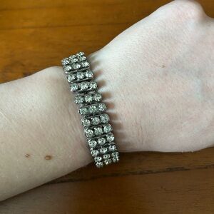 Vintage Costume Jewelry Silver Toned Sparkly Rhinestone Stretch Bracelet